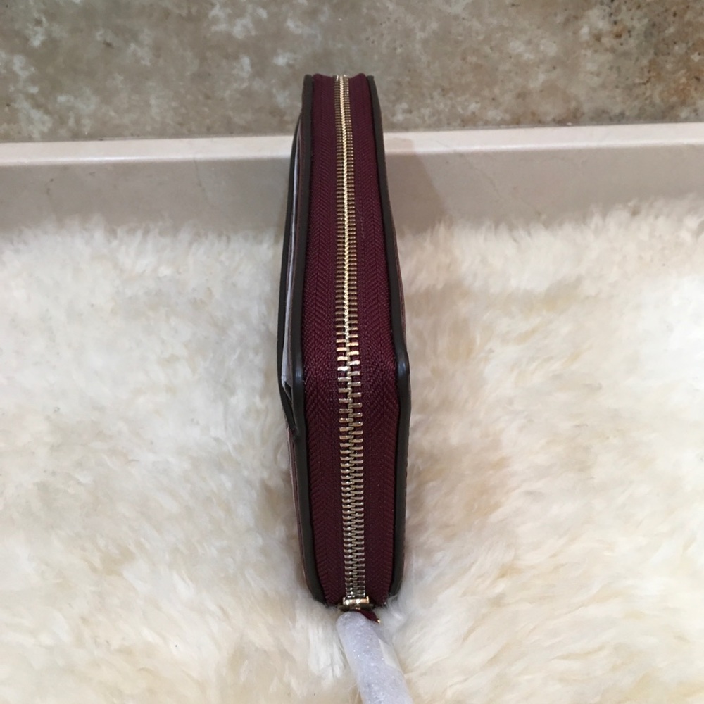 Kate Spade Wallet - Picture 6 of 8